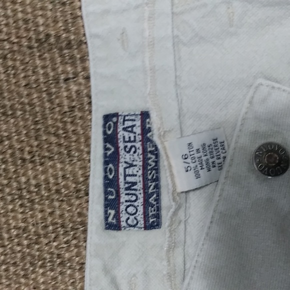 VINTAGE NUOVO COUNTY SEAT CREAM HIGH WAIST SHORTS. SIZE 5/6 - Picture 3 of 5